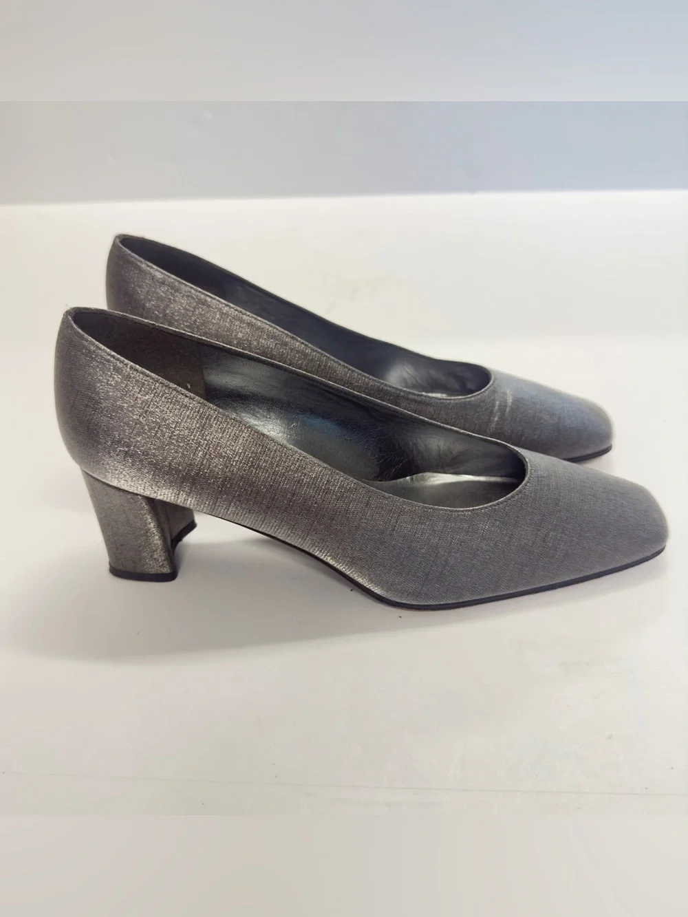 Vintage 90s Stuart Weitzman 'Anna' Pewter Metallic Block Heel Pumps Size 7